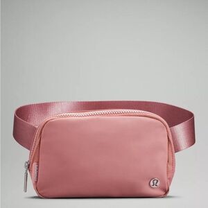 NWT EXTENDED STRAP lululemon everywhere belt bag 1L - pink pastel, strawberry